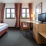 Alter Hof 3*