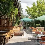 Alter Hof Hotel 3*